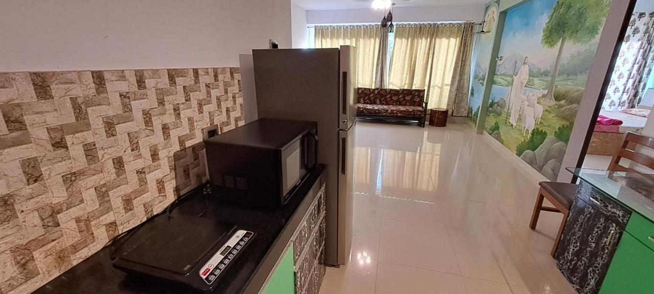 Ranghavi Sands Apartment With Pool - Near Beach And Dabolim Airport ボグマロ エクステリア 写真